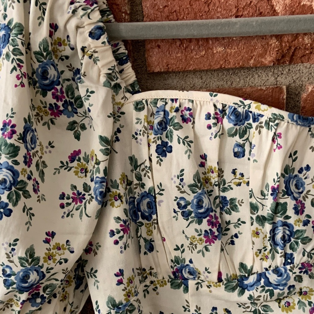 ASTR The Label White Blue Floral Puff Sleeve Dress - Picture 4 of 8